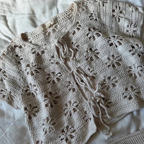 La Hearts Cream Crochet Floral Two-Piece Set - Picture 2 of 4